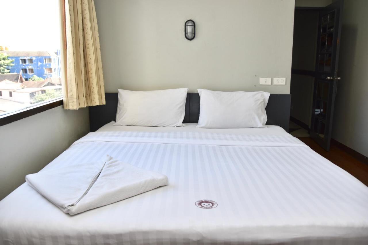Mad Monkey (adults Only) Asrama